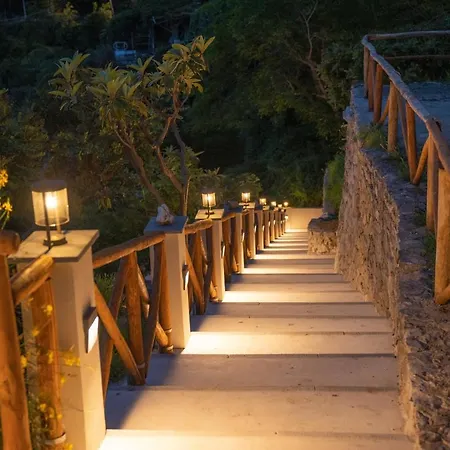 L'acquolella מלון דירות 4*