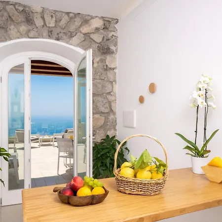 L'acquolella מלון דירות 4*