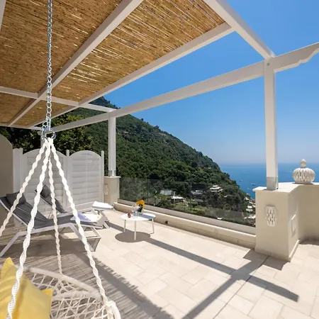 מלון דירות L'acquolella 4*